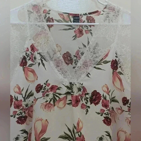 Women's floral creamy lace boho blouse from shein size large - Picture 3 of 10